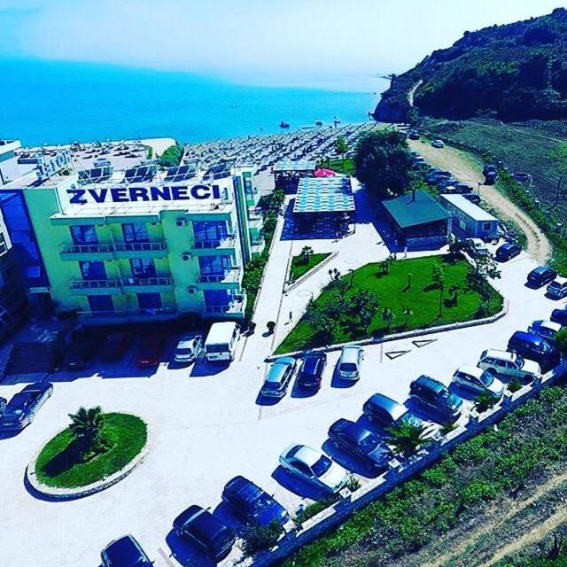 Hotel Zverneci Extérieur photo